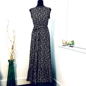 🎉 Keyhole Back Floral Tie Waist Maxi Dress NWOT